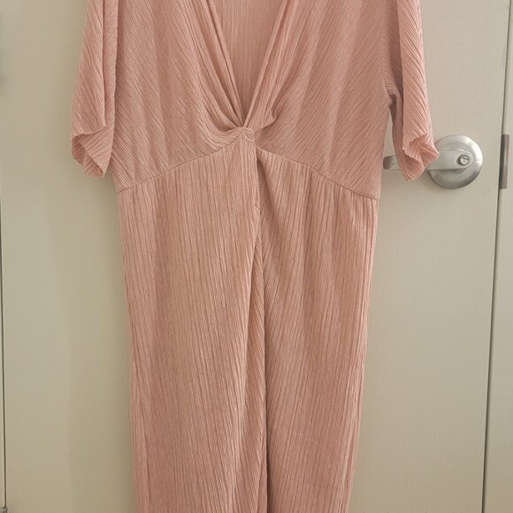 All In Favor Dolman Plissé Midi Dress w Center Twist Knot Deep V Neckline - Picture 8 of 15